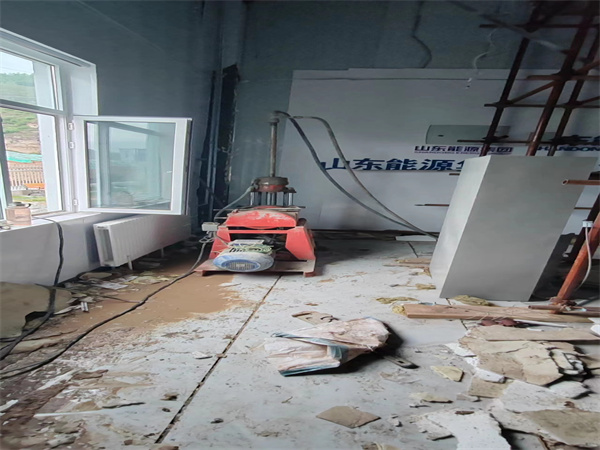 大安镇地基基础下沉墙体裂缝加固注浆顶升施工